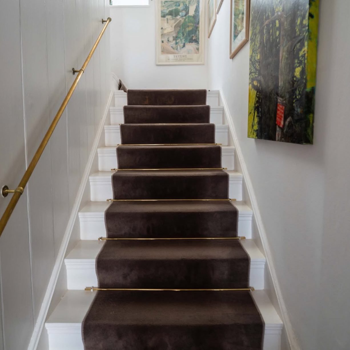 Our stairs aren’t just part of the architecture. They’re memory keepers. Each creak and curve tells a story—of whispered conversations, stolen glances, laughs! <3 

#MirandaHotel #TimelessElegance #charm #StaircaseStories #hydra