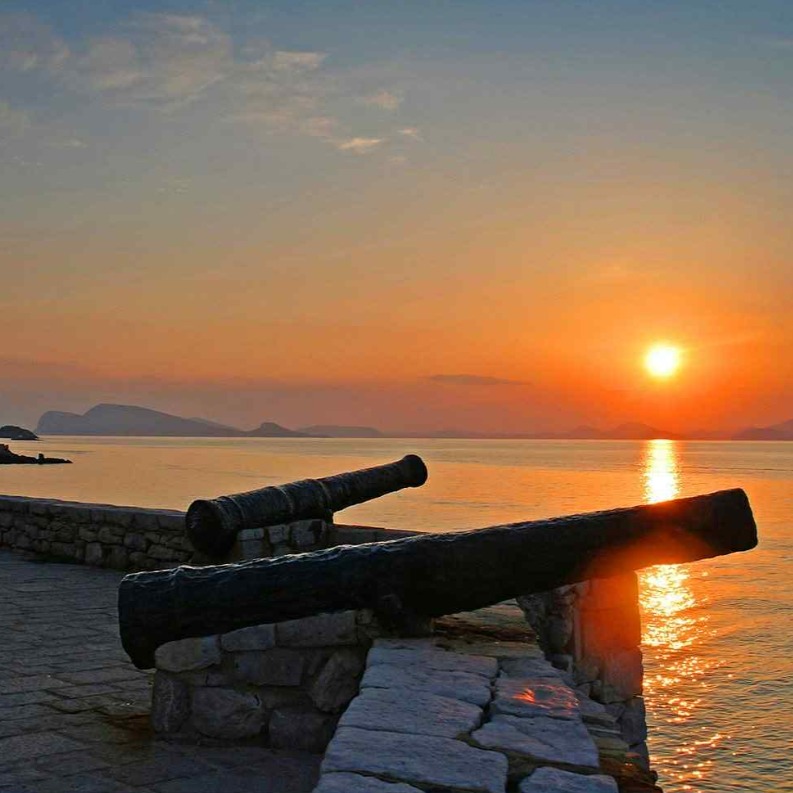 Sharing some magic with you all 

#sunset #sunsetlovers #hydra #mirandahydra