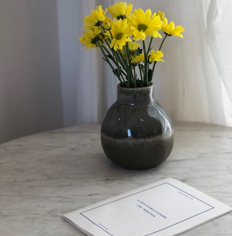 Details we love 🌼 📖 

#deco #details #mirandahydra