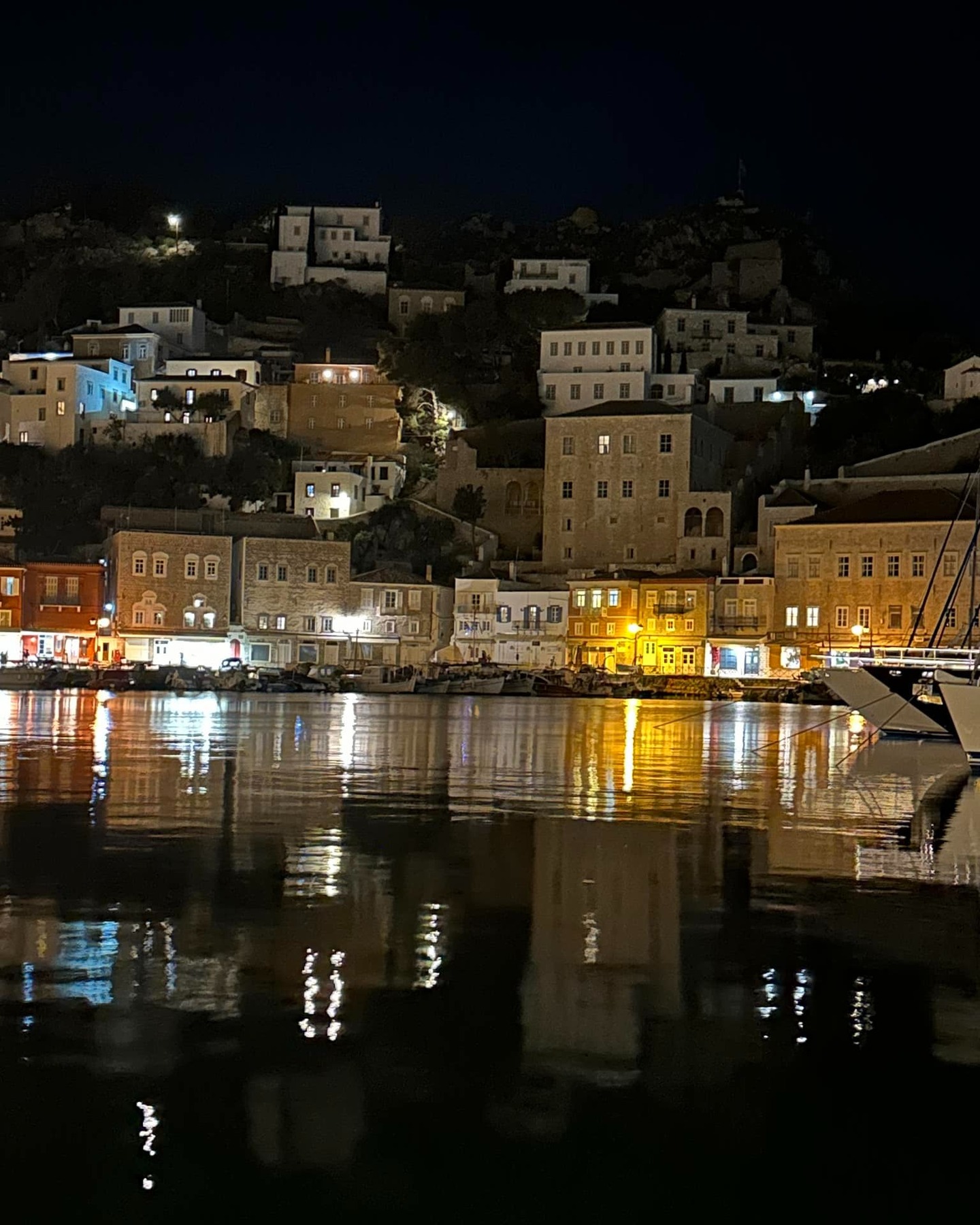 Hydra’s port by night feels like a quiet heartbeat.
There’s a kind of magic here that doesn’t try too hard, it simply exists. Our harbor after dark isn’t just a place. It’s a feeling you carry with you long after you leave.

#hydraport #bynight #mirandahotel #hydra