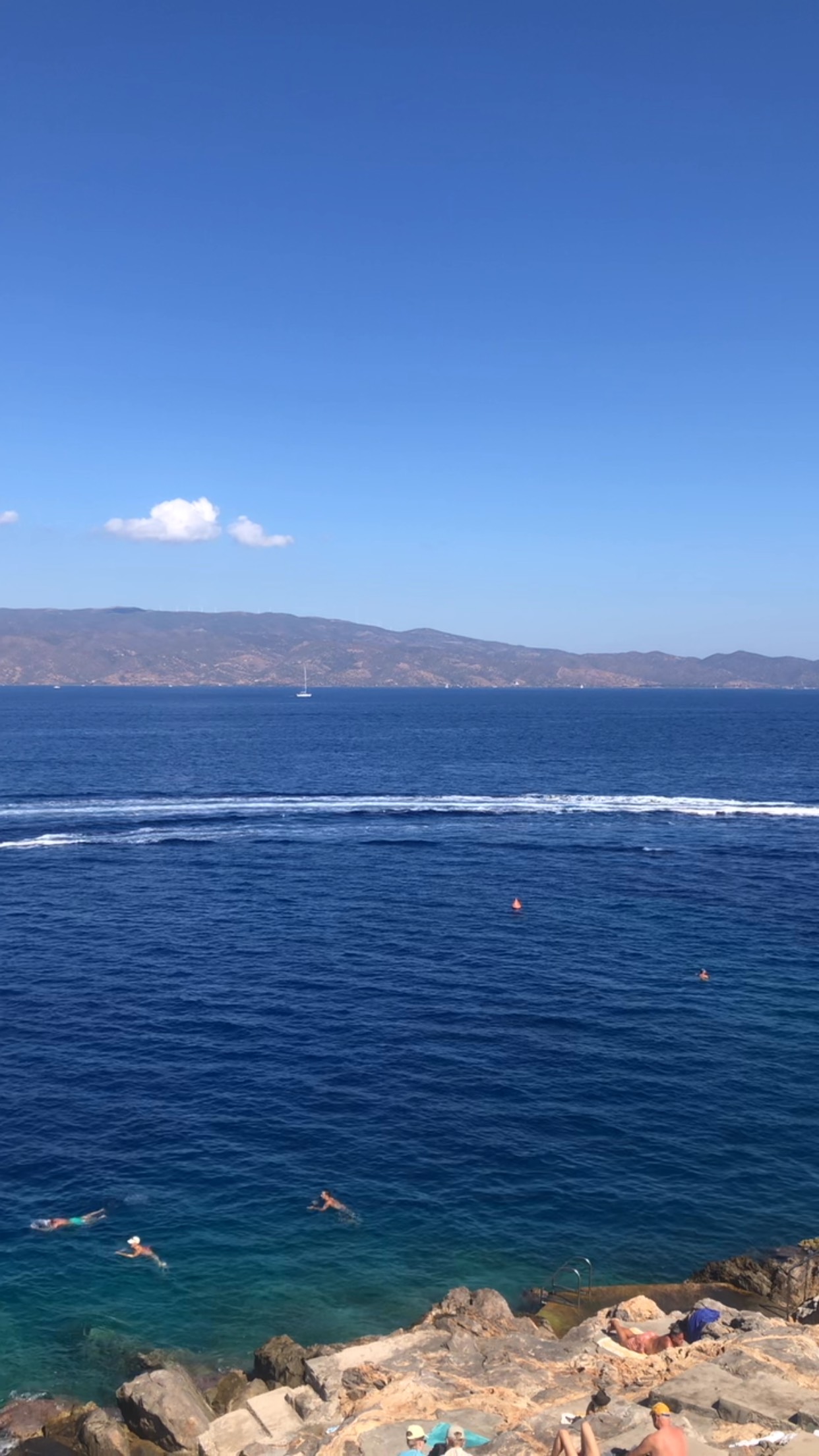 Endless blue 

#september2026 #islandlife #mirandahydra #hydra