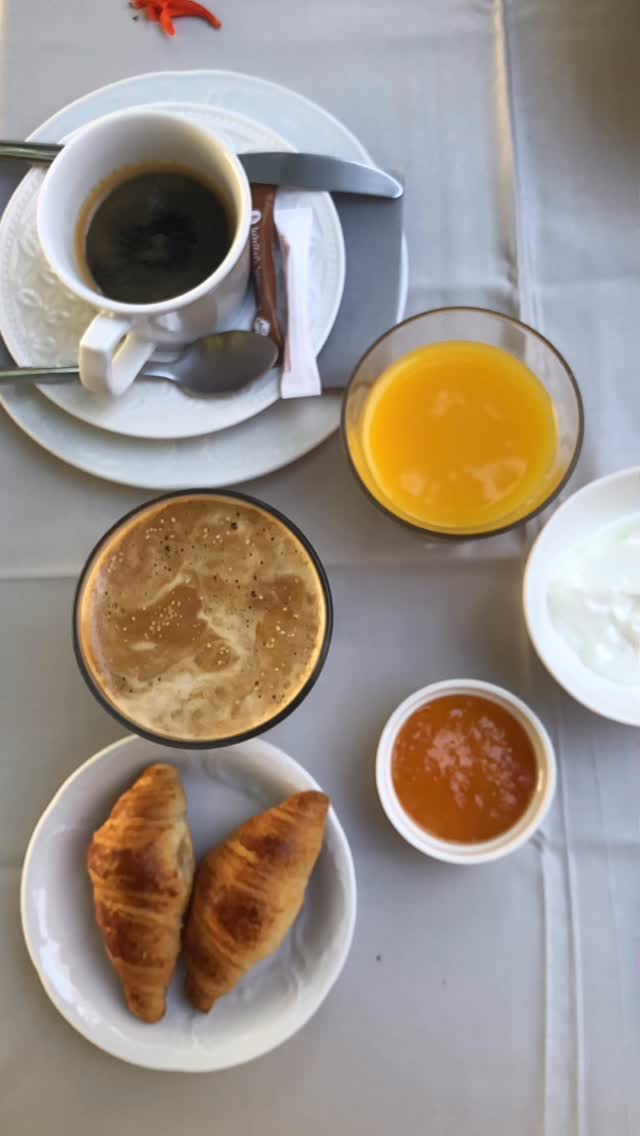 Start your day in our peaceful courtyard. 
Enjoy your coffee ☕️ and moments of serenity 🍃

#morningcoffee  #breakfast #yard #greenyard #mirandahotel