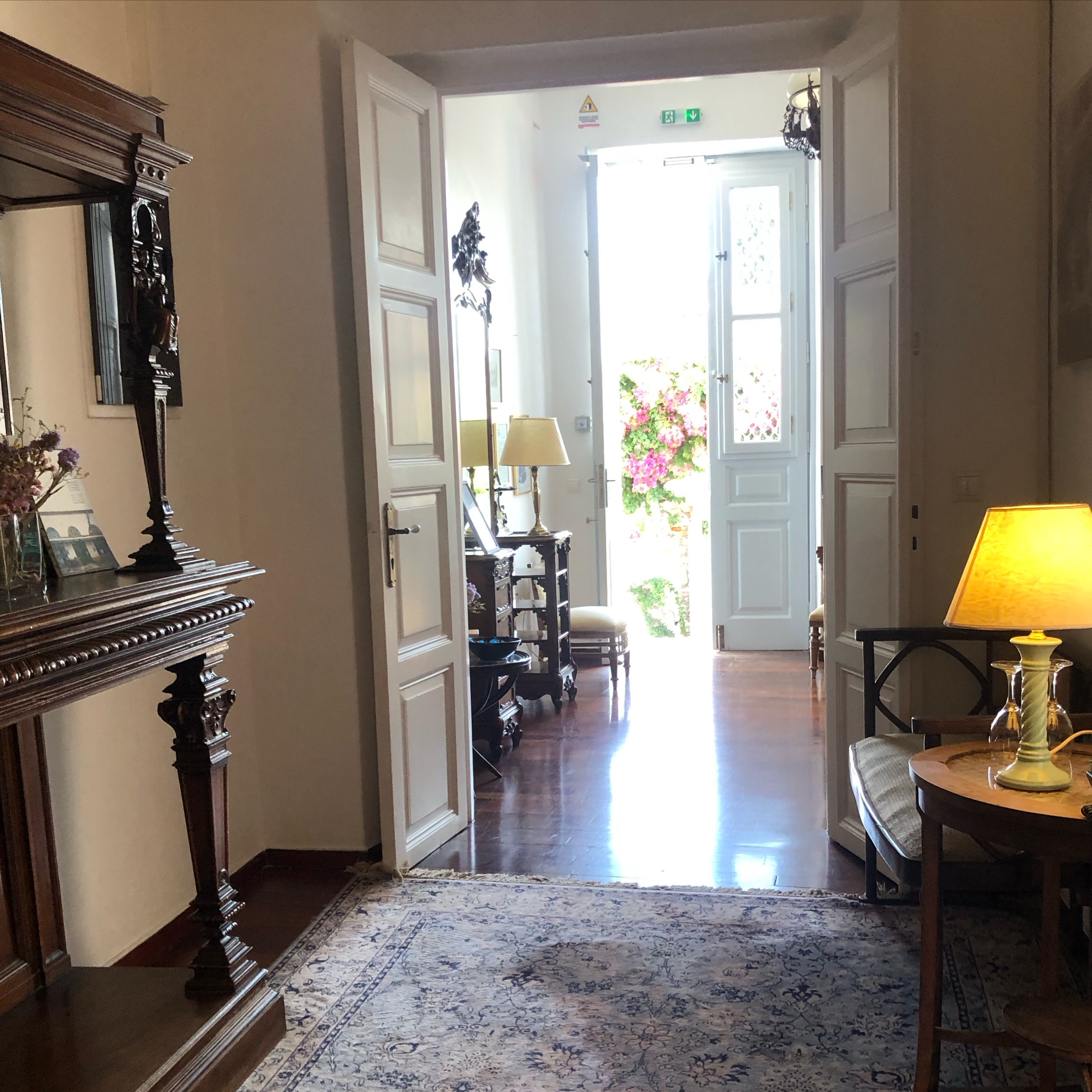 Step into our beloved Miranda hotel and feel the vibes 🤎 

#history #deco #architecture #booknow #mirandahydra