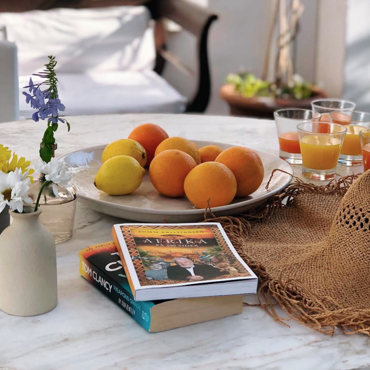 summer moments  that we will keep in our hearts 🥂 🌼 

#guests #friends #moments #yard #mirandahydra