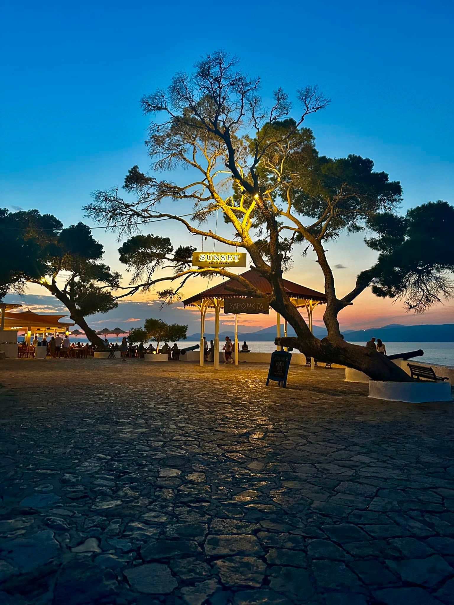 Hydra by night 

#octobervibes #islandlife #hydraisland #mirandahydra